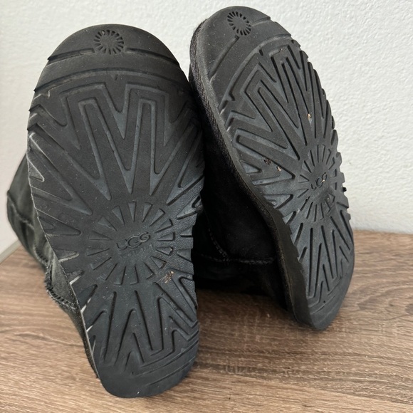 UGG Classic Tall Boots, Black, Size 5 - Picture 6 of 6